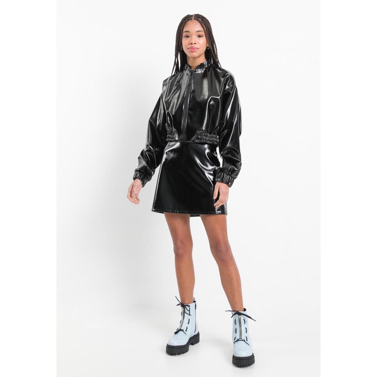 Jaqueta Bomber Vinil My Favorite Things - Preto Menor preço em Jaqueta Bomber Vinil My Favorite Things - Preto