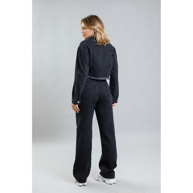 Jaqueta Cropped de Sarja Preta Feminina Lemier Collection