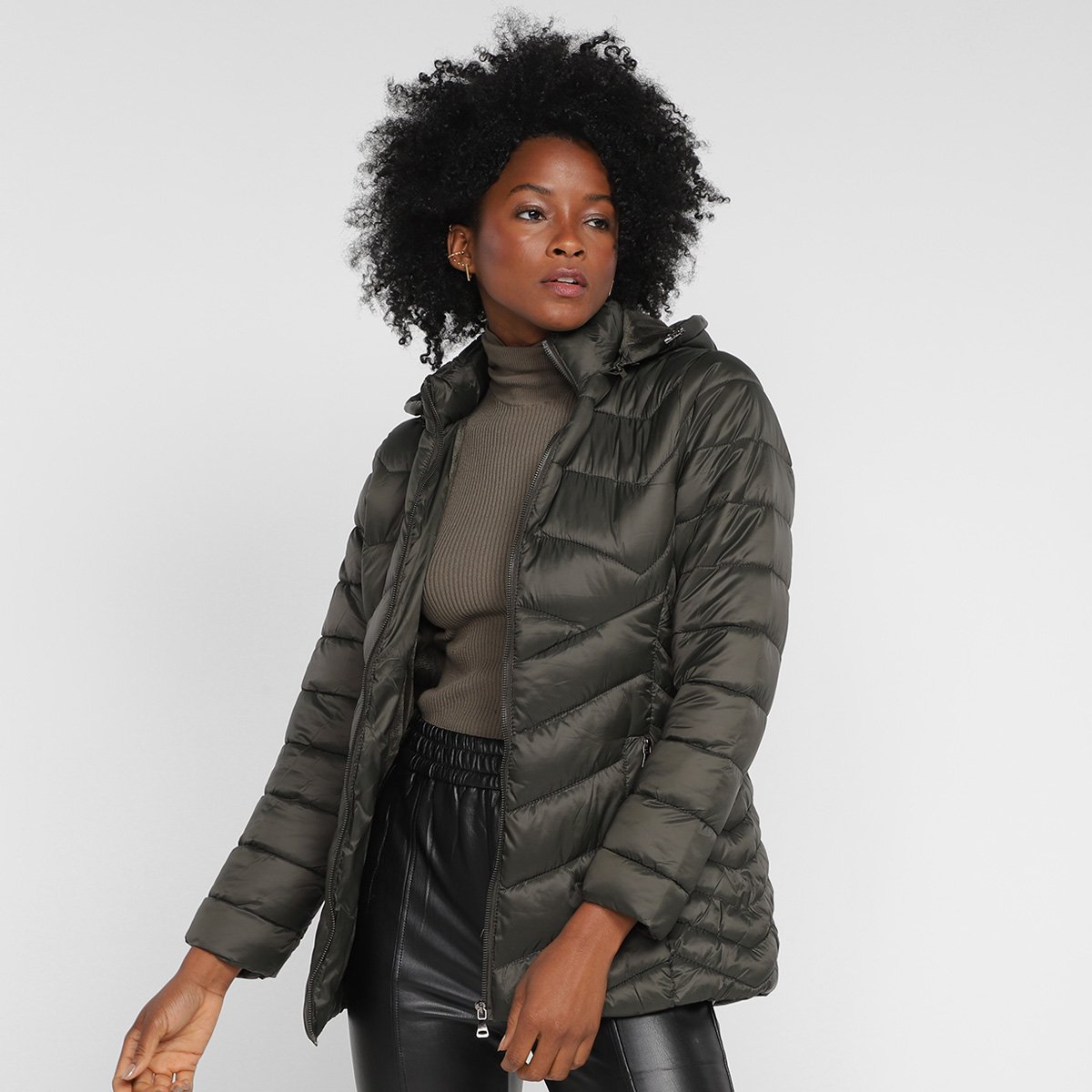 Jaqueta Facinelli Puffer Forro Peluciado E Capuz Feminina - Verde escuro é ruim? Jaqueta Facinelli Puffer Forro Peluciado E Capuz Feminina - Verde escuro é boa?