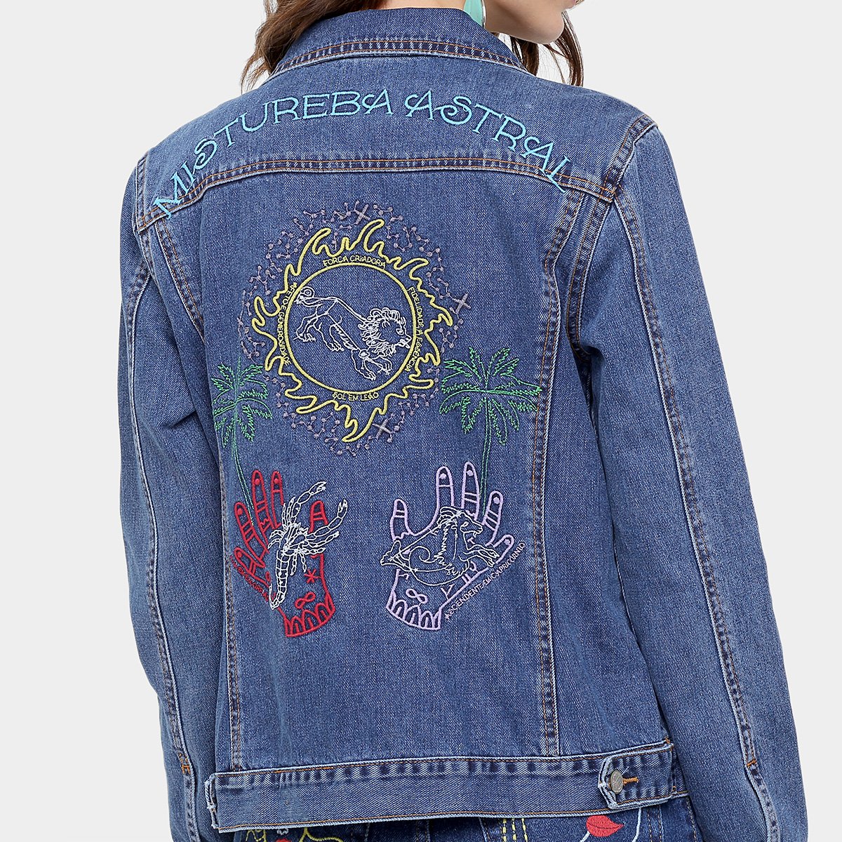 jaqueta jeans feminina bordada nas costas