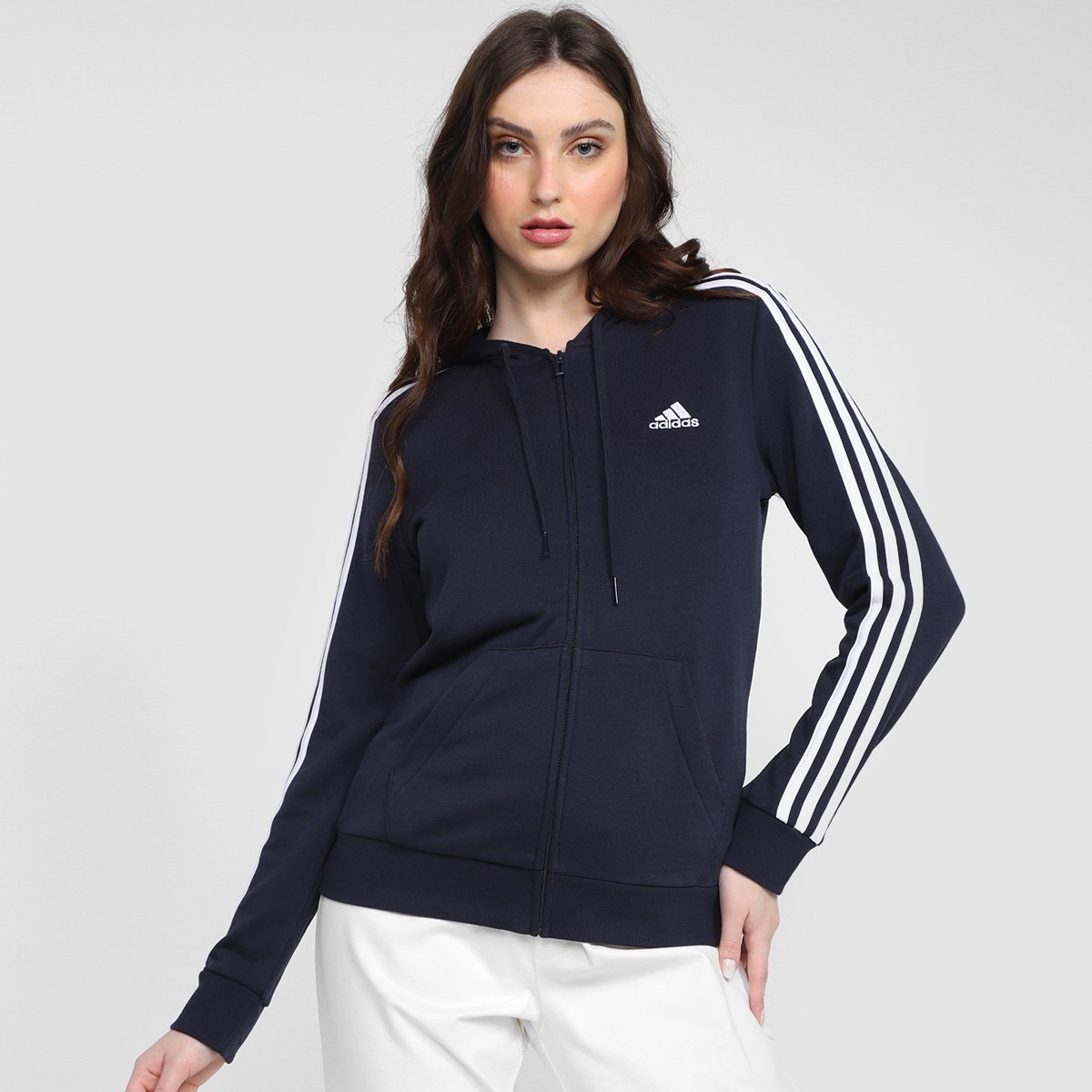 Jaqueta Moletom Adidas Capuz Zíper Essentials 3 Stripes Feminina - Marinho+Branco Menor preço em Jaqueta Moletom Adidas Capuz Zíper Essentials 3 Stripes Feminina - Marinho+Branco