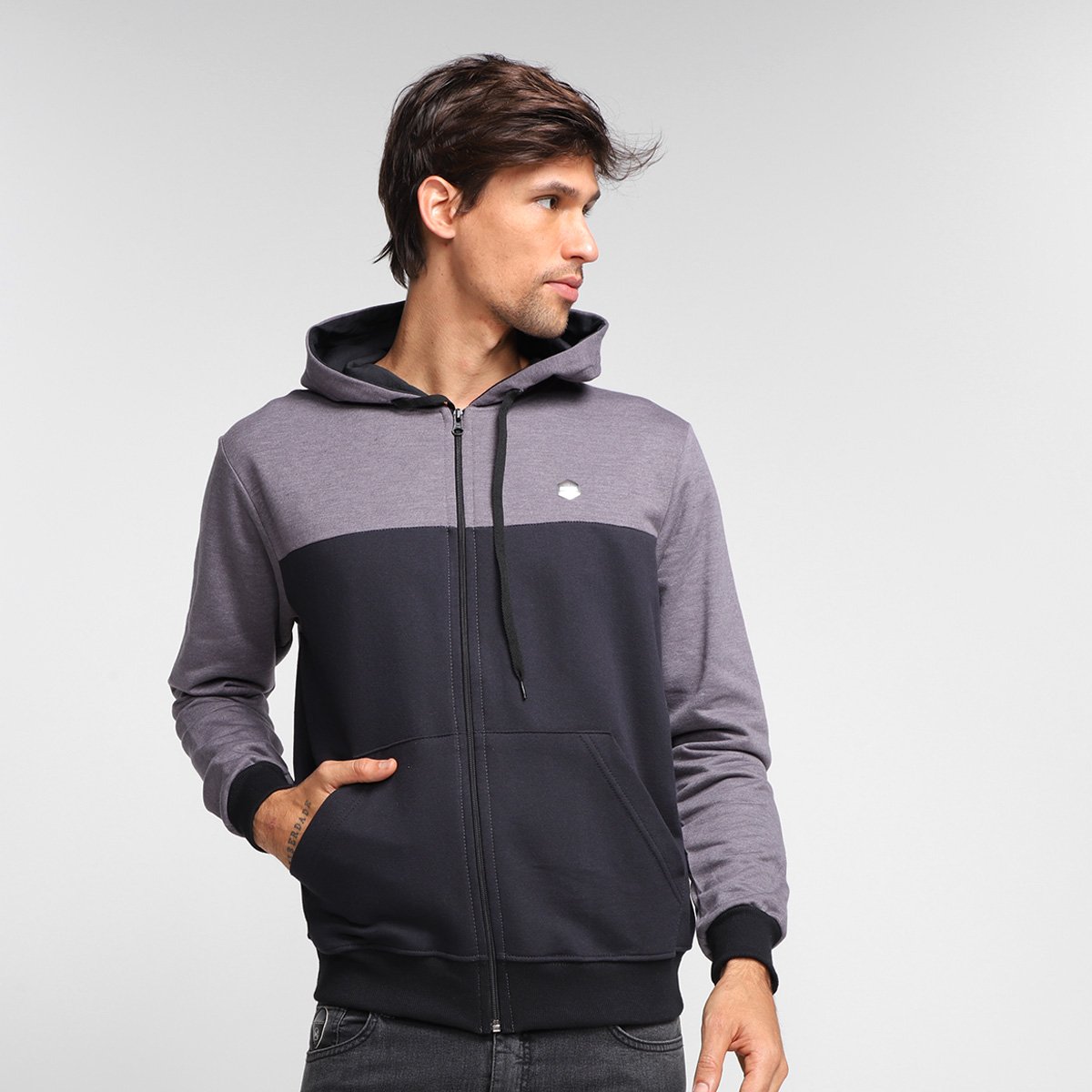 Jaqueta Moletom Fatal Bicolor Capuz Masculina - Preto Menor preço em Jaqueta Moletom Fatal Bicolor Capuz Masculina - Preto