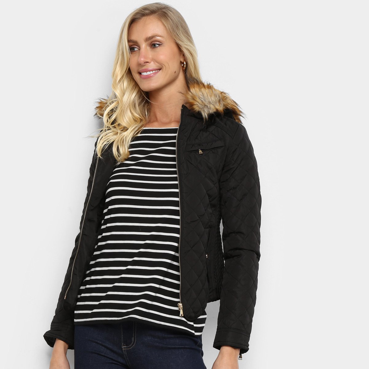 Jaqueta SeV Matelassê Capuz Pelo Feminina - Preto Menor preço em Jaqueta SeV Matelassê Capuz Pelo Feminina - Preto