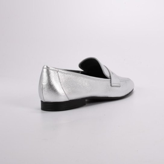 Loafer em Couro Prata Loucos e Santos