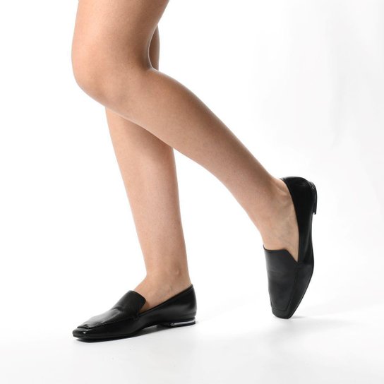 Loafer em Couro Preto Loucos e Santos