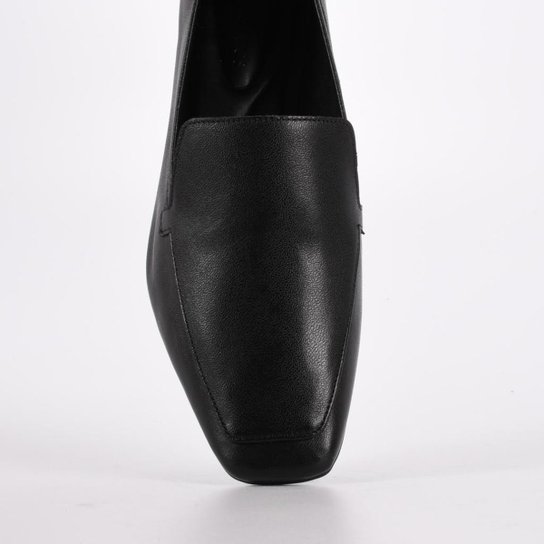 Loafer em Couro Preto Loucos e Santos