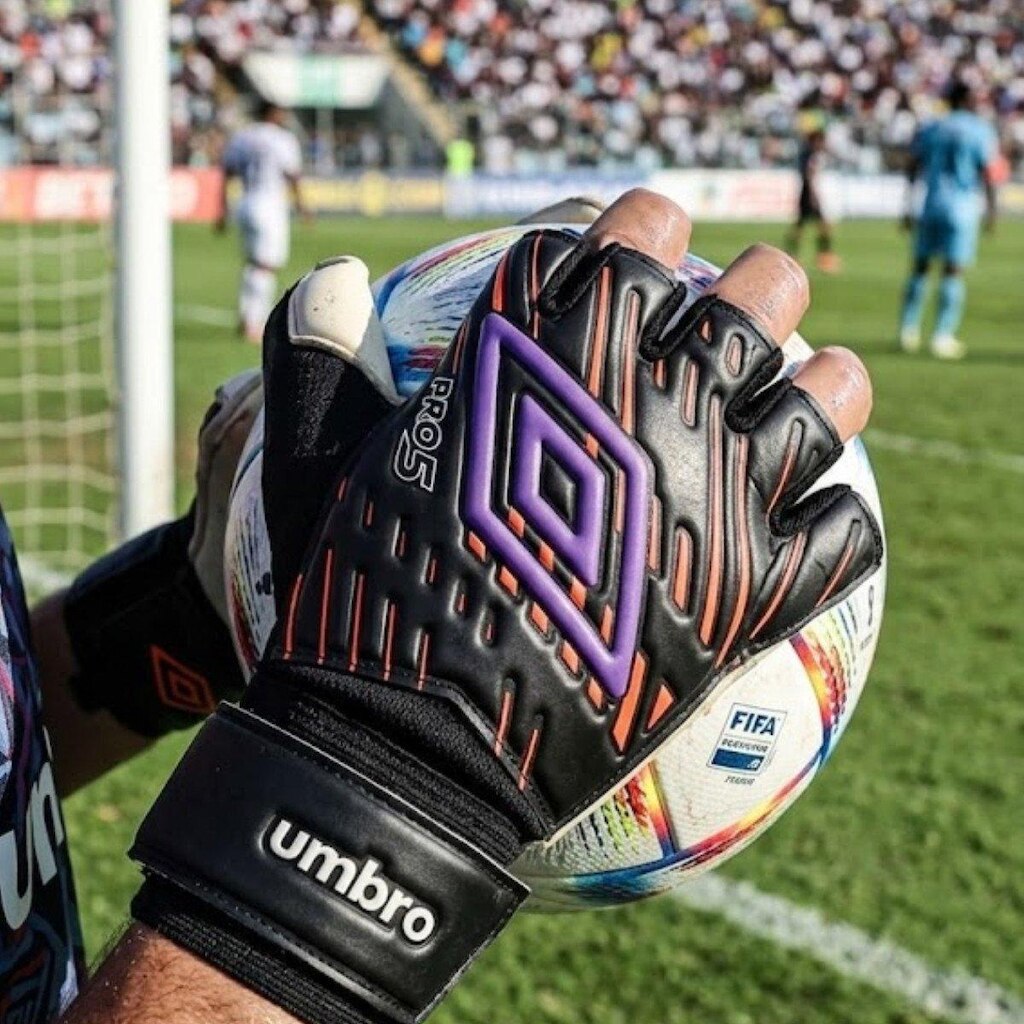 Luva De Goleiro Unissex Umbro Pro 5 Futsal - Preto