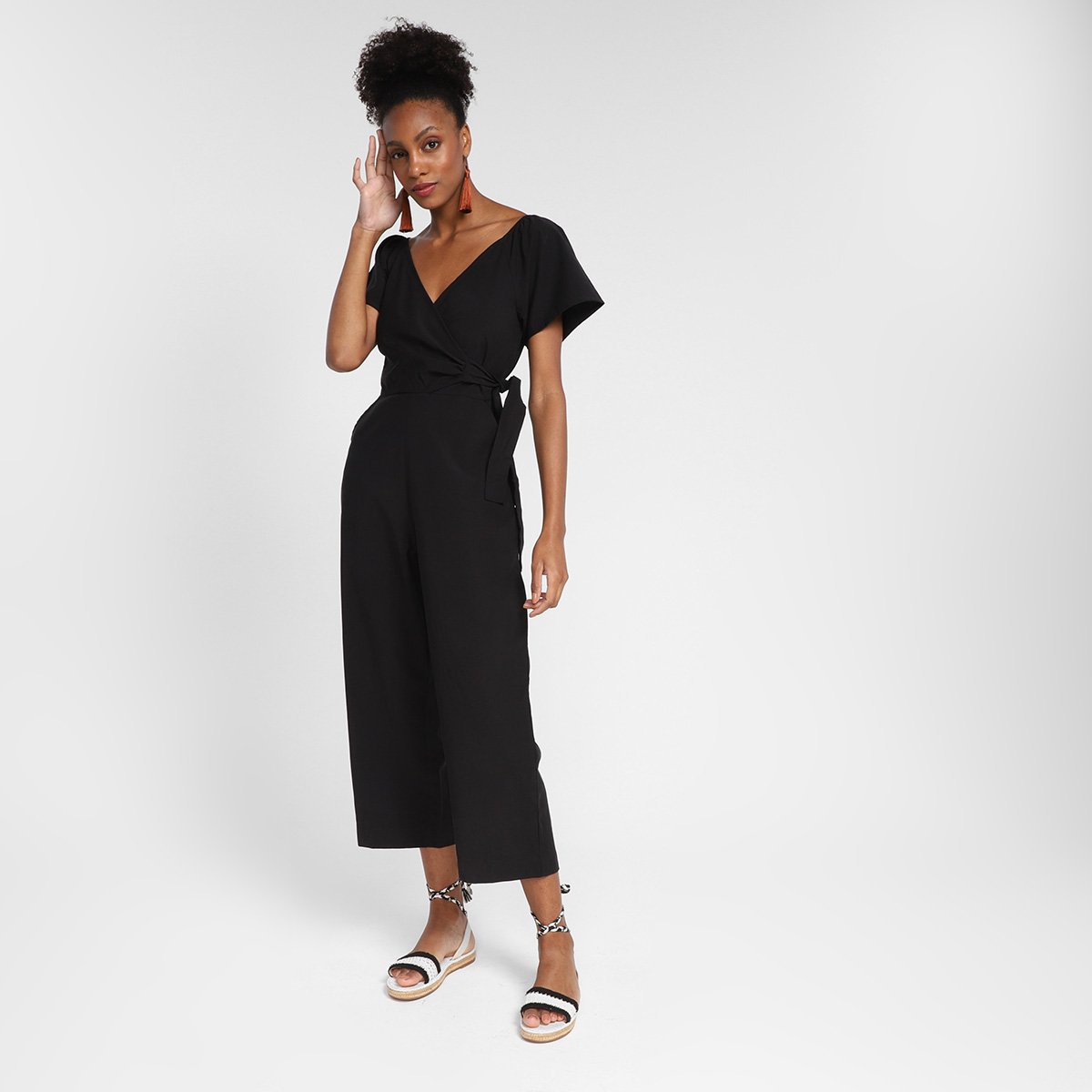 Macacão Cantão Transpassado Feminino - Preto Menor preço em Macacão Cantão Transpassado Feminino - Preto
