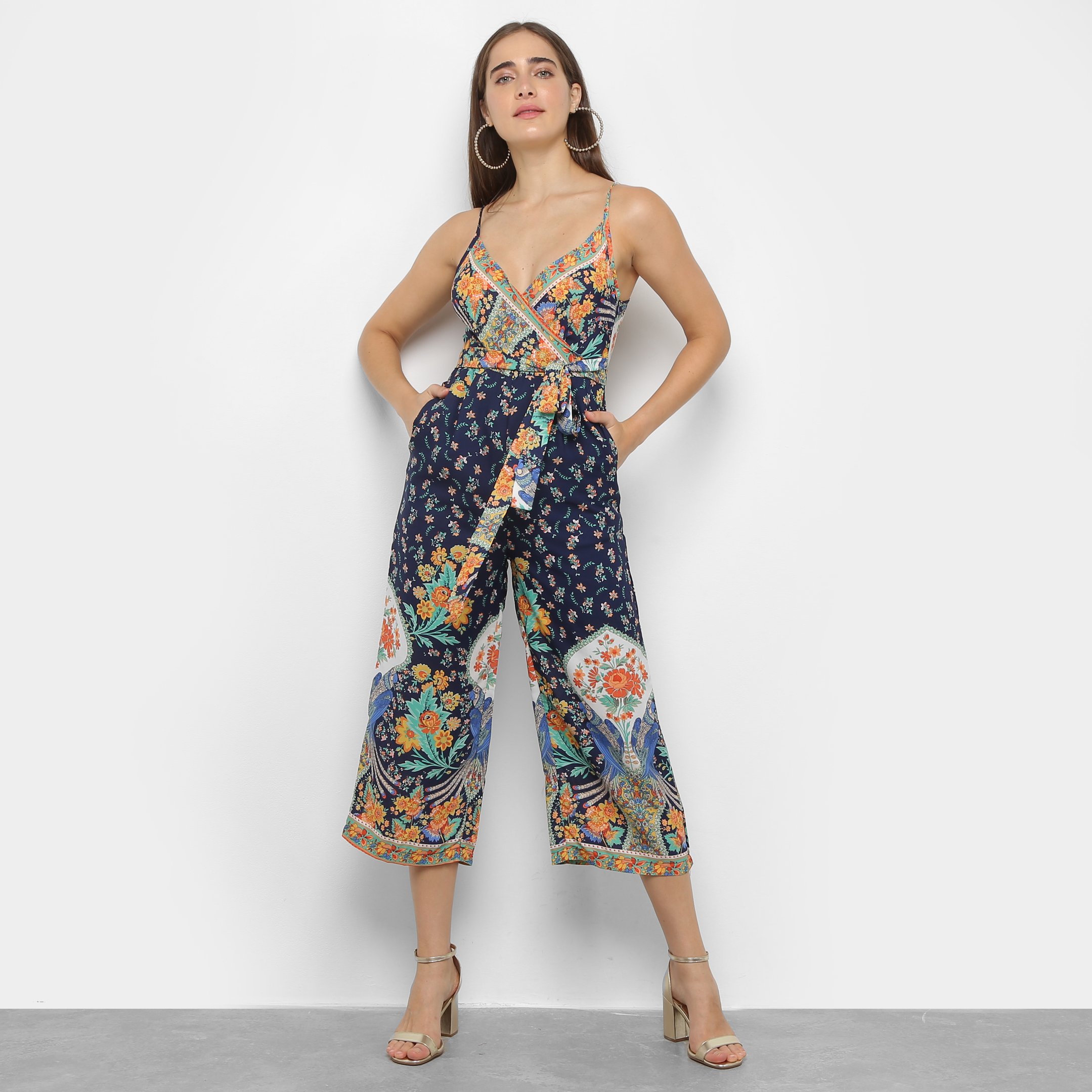 Macacão Lily Fashion Estampado Pantacour Amarração Feminino - Marinho+Amarelo Menor preço em Macacão Lily Fashion Estampado Pantacour Amarração Feminino - Marinho+Amarelo