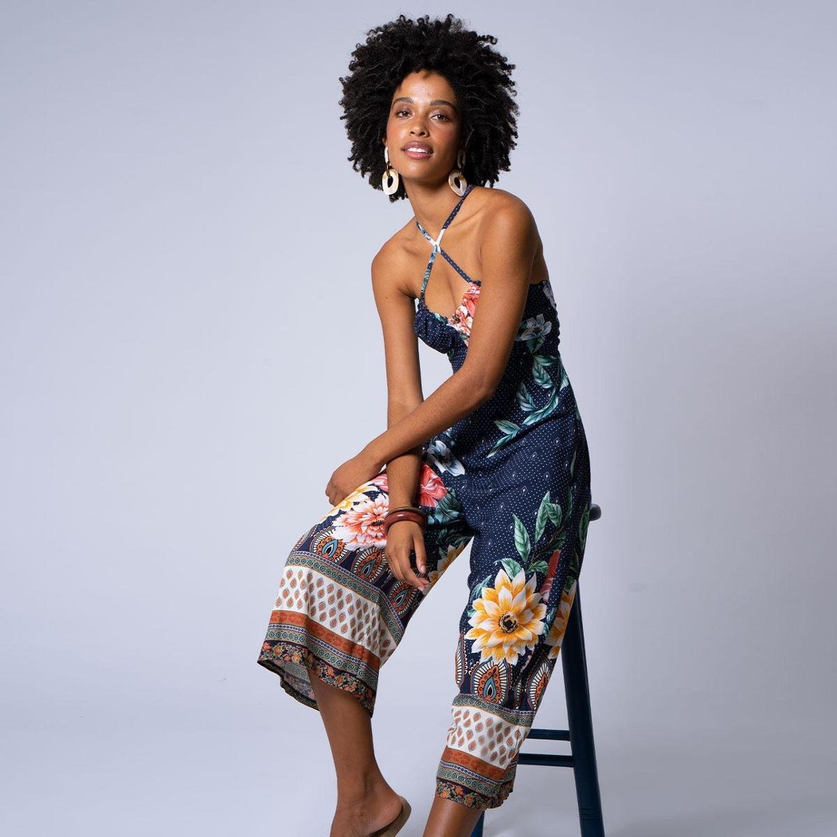 Macacão Pantacourt Estampa Cersei Feminino - Marinho Menor preço em Macacão Pantacourt Estampa Cersei Feminino - Marinho