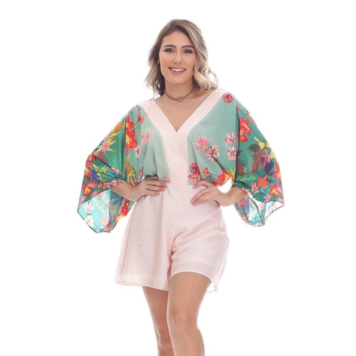 Macaquinho Clara Arruda Manga Quadrada Feminino - Rosa e Verde é boa?