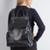 Mochila antifurto de couro croco feminina Suelen - Preto