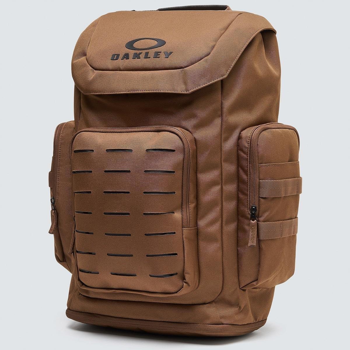 Mochila Oakley Urban Pack 29,5L - Marrom Menor preço em Mochila Oakley Urban Pack 29,5L - Marrom