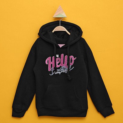 moletom com capuz with writing on sleeve