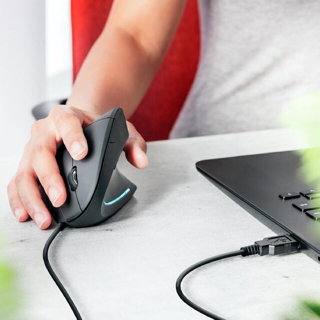 Mouse Trust Vertical Ergonômico Verto, LED Azul, 6 Botões - 22885