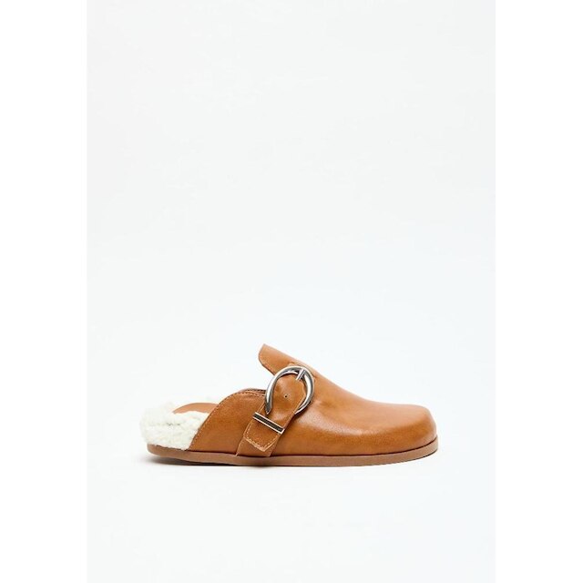 Mule Com Fivela E Pelo