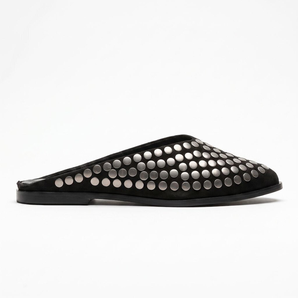 Mule Feminino Cravo e Canella Nobuck Tachas Metálicas Bico Fino 3083.3515CC-1 Preto