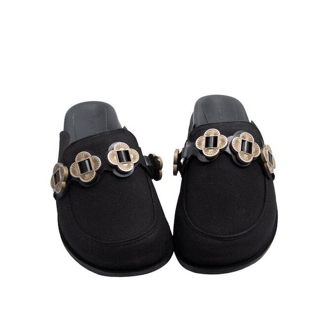 Mule Suzana Santos Preto