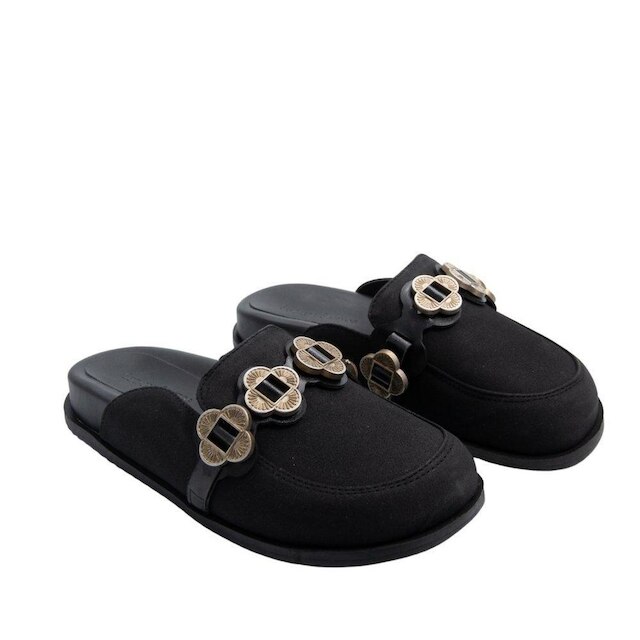 Mule Suzana Santos Preto
