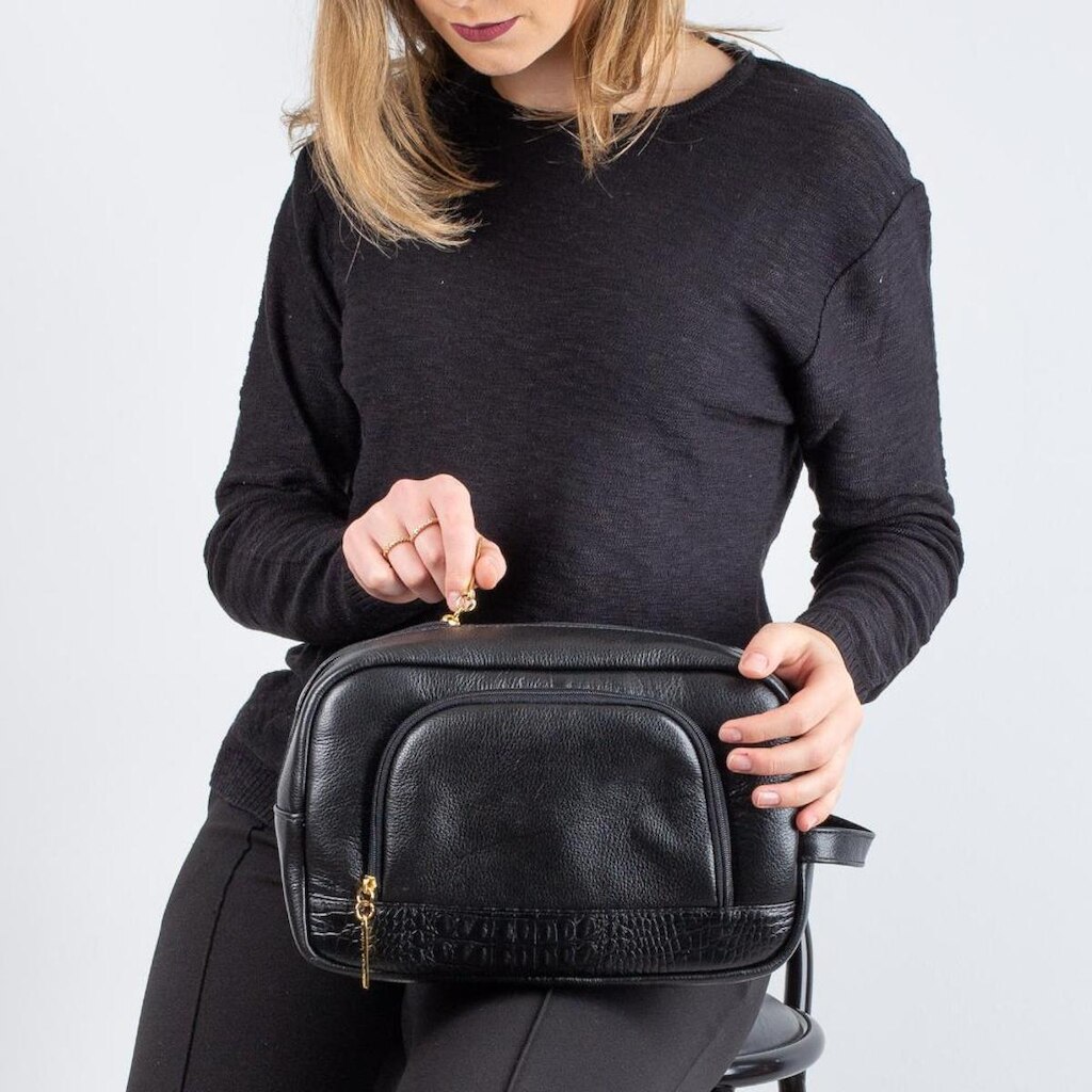 Necessaire grande de couro com bolso frontal Manuela