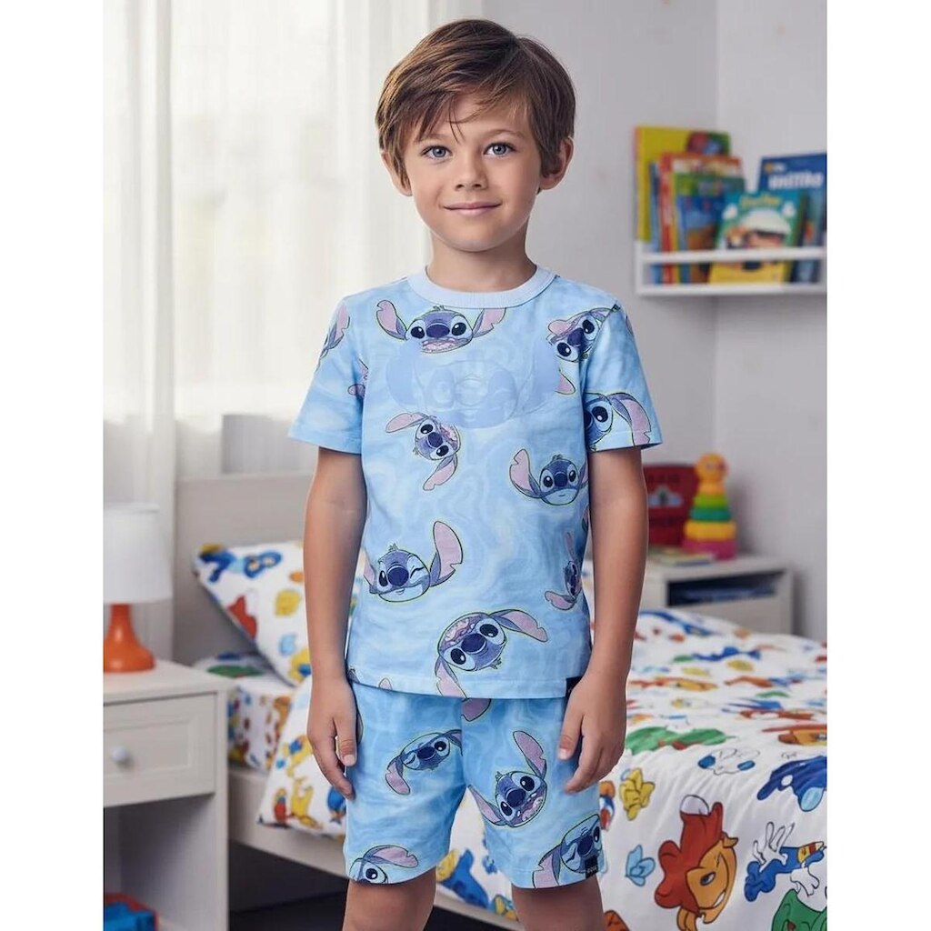 Pijama Conjunto T-shirt e Bermuda Stitch