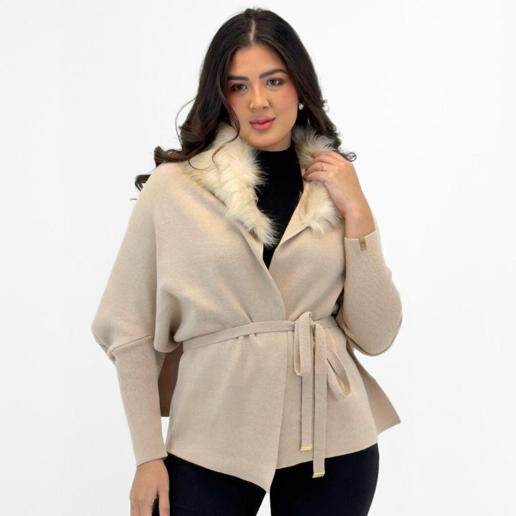 Poncho Das Gurias em Tricot com Pelo e Cinto Feminino