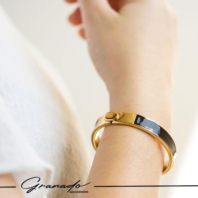 Pulseira Oval Slim com Resina Preto Banhado a Ouro - NE