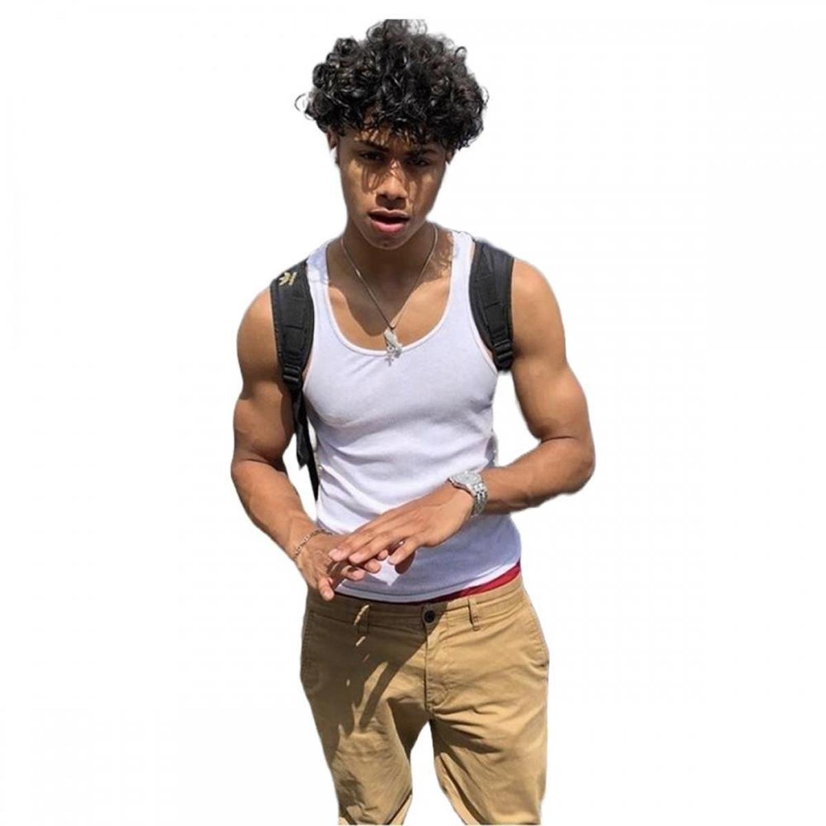 Regata Basica Americana Masculino Com Recorte Em U E Malha Canelada Menor preço em Regata Basica Americana Masculino Com Recorte Em U E Malha Canelada