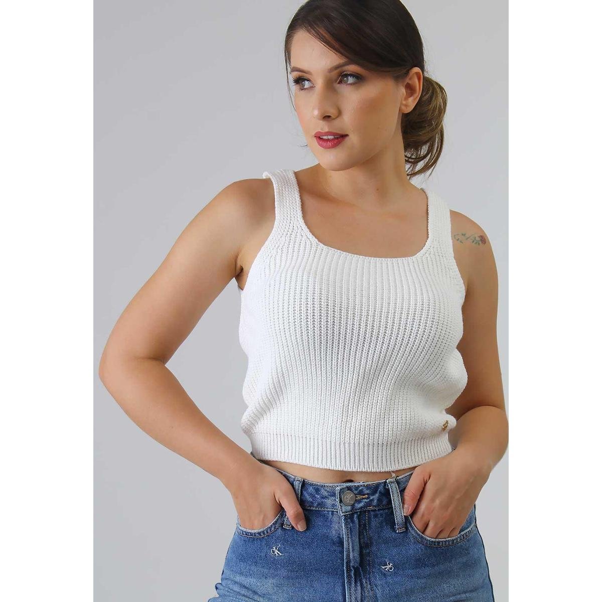 Regata Cropped Em Tricot Decote Quadrado - Off White Menor preço em Regata Cropped Em Tricot Decote Quadrado - Off White