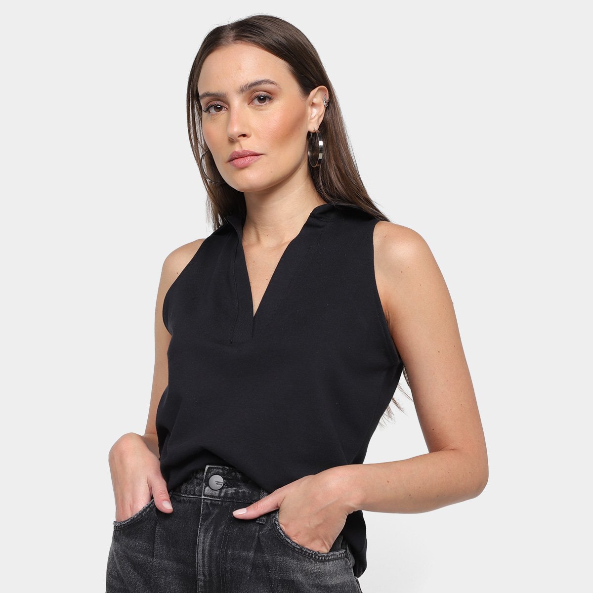 Regata Dzarm Polo Decote V Feminina - Preto Menor preço em Regata Dzarm Polo Decote V Feminina - Preto