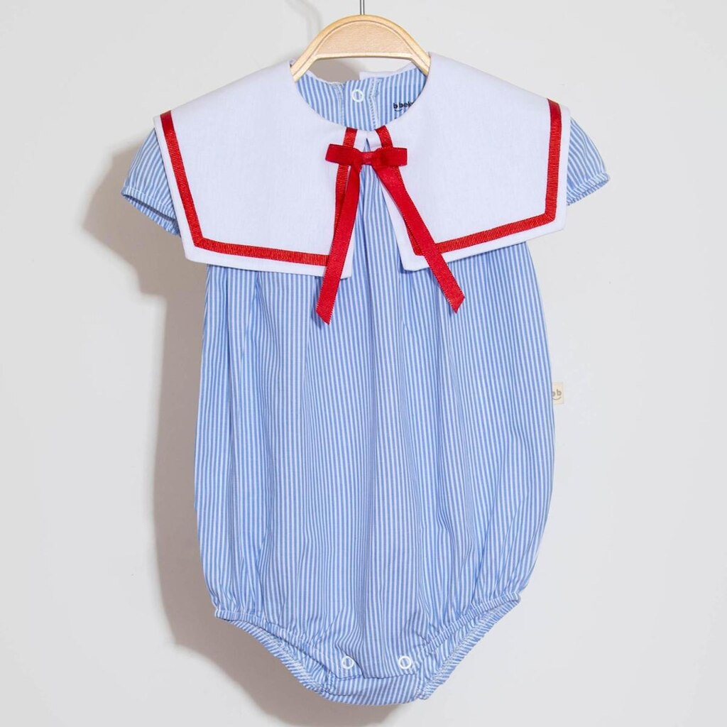Romper em Tricoline Listrado Azul Gola com Fita Vermelha Bbeka