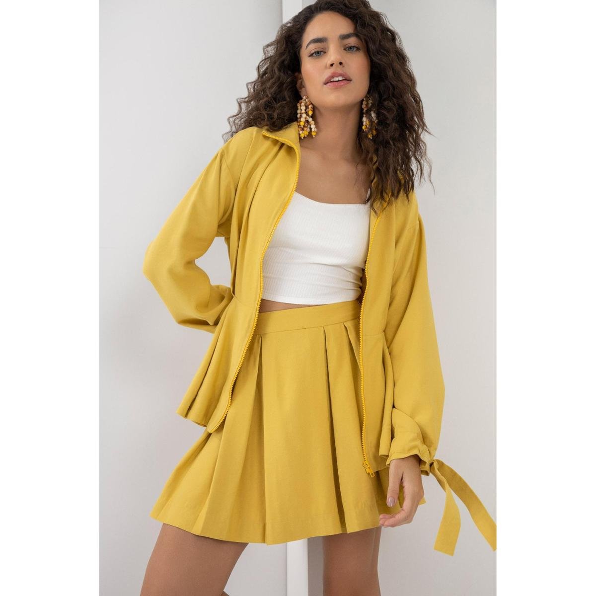 Saia Curta Cintura Alta com Pregas Zattini