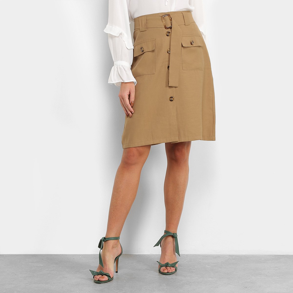 saia bege com botoes