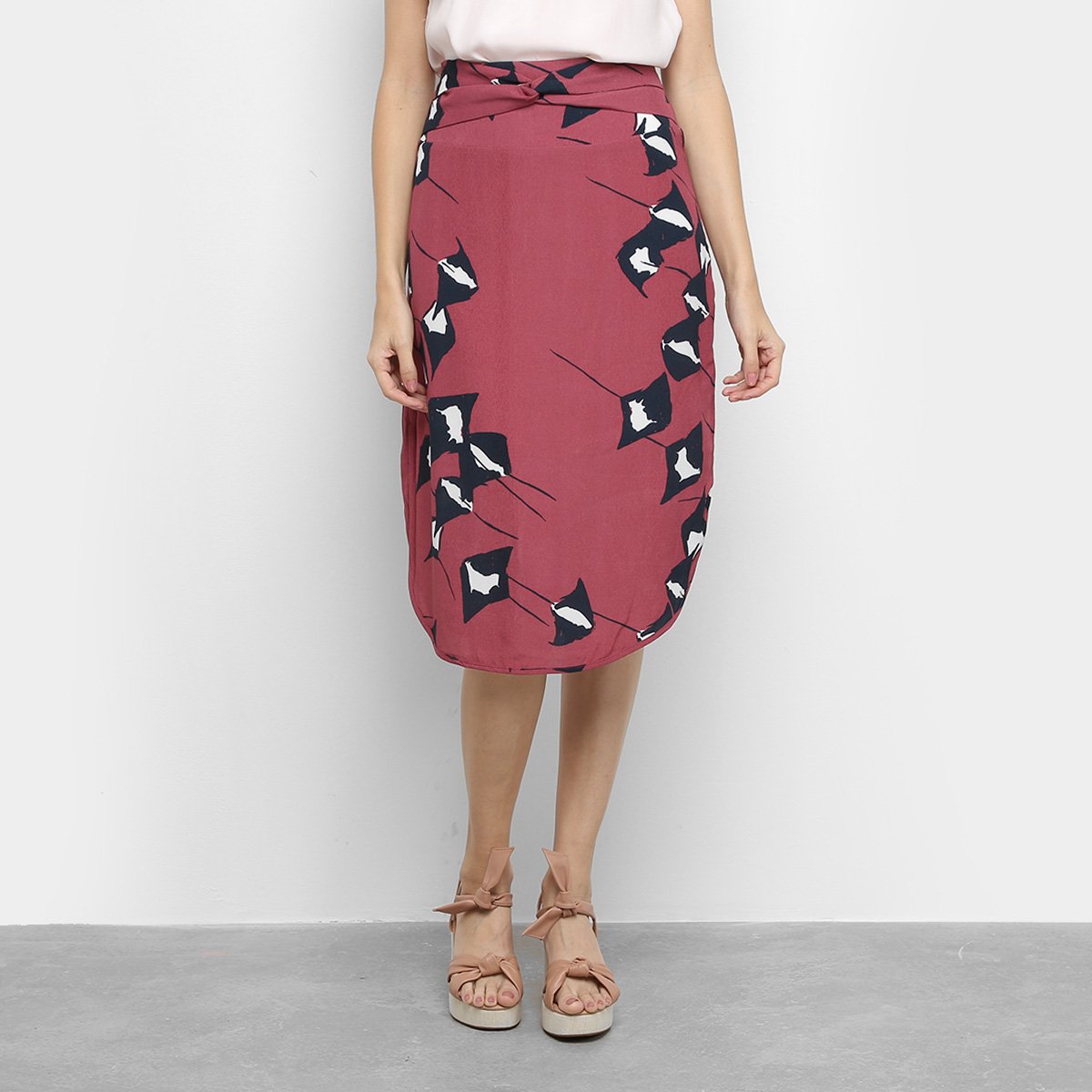 Saia Maria Filó Midi Torção Cós Estampada - Rosa+Preto Menor preço em Saia Maria Filó Midi Torção Cós Estampada - Rosa+Preto