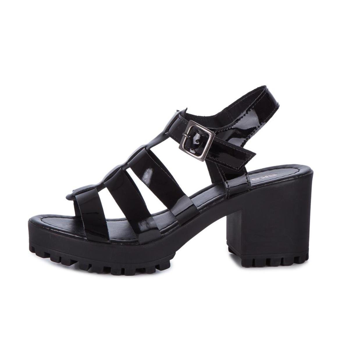 sandalia tratorada akazzo