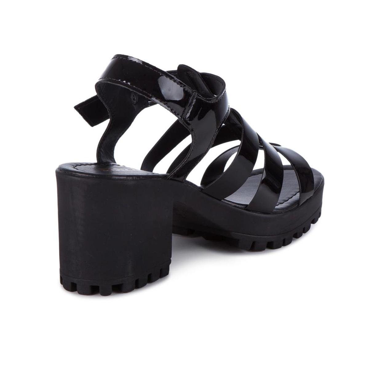 sandalia tratorada akazzo