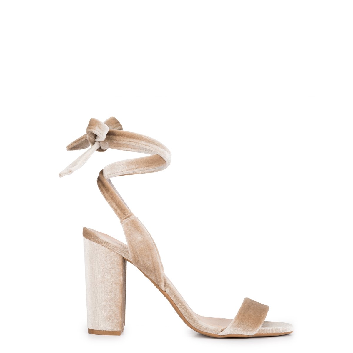 sandalia de veludo salto grosso