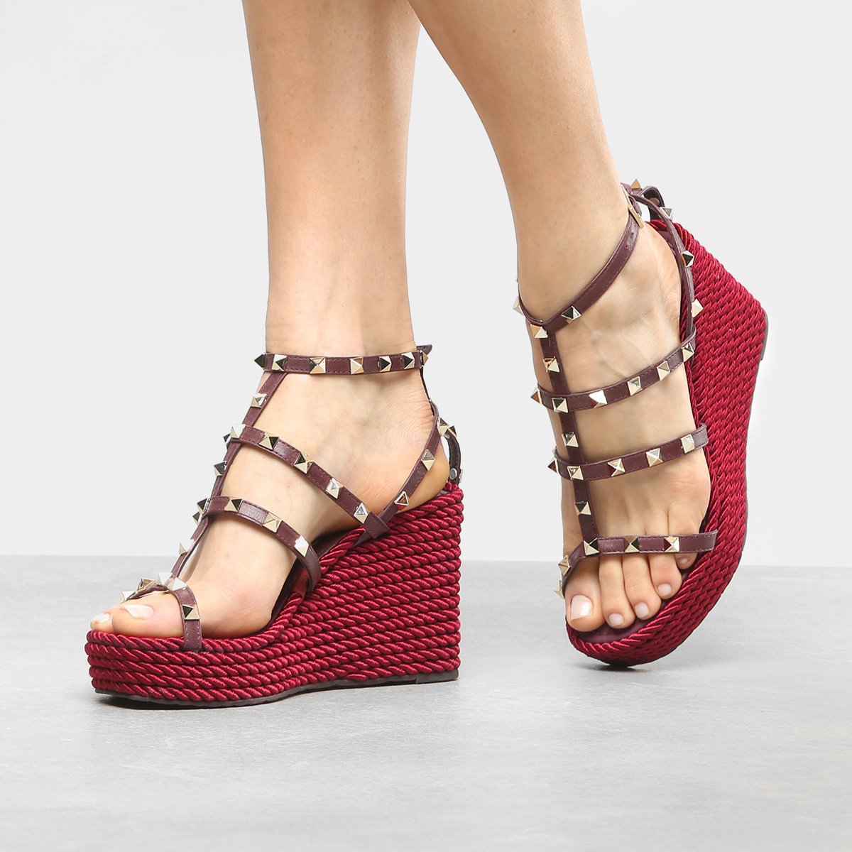Anabela Couro e Spikes – Sapatos Sara Araújo