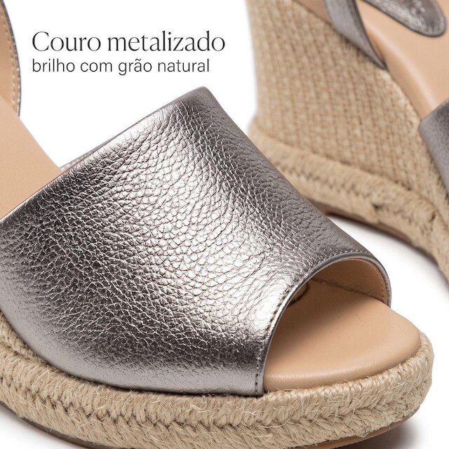 Sandália Anabela Feminina Cravo e Canella Couro Metalizado 3342.3591CC-3 Prata