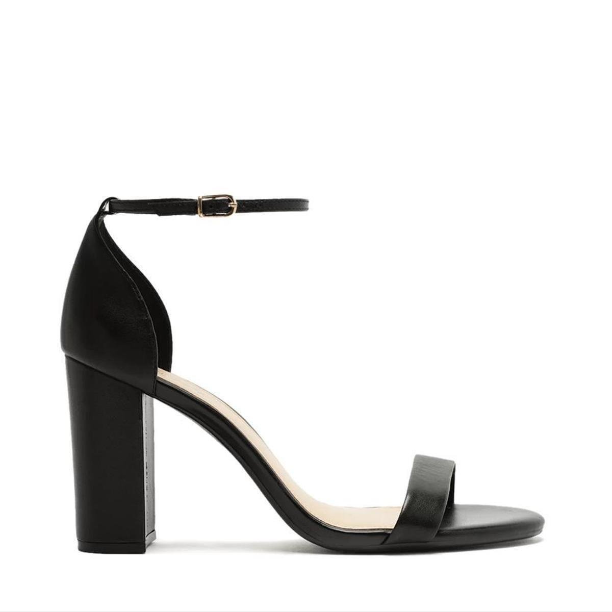 Sandália Arezzo Couro Salto Bloco Alto Isabelli Preta Menor preço em Sandália Arezzo Couro Salto Bloco Alto Isabelli Preta