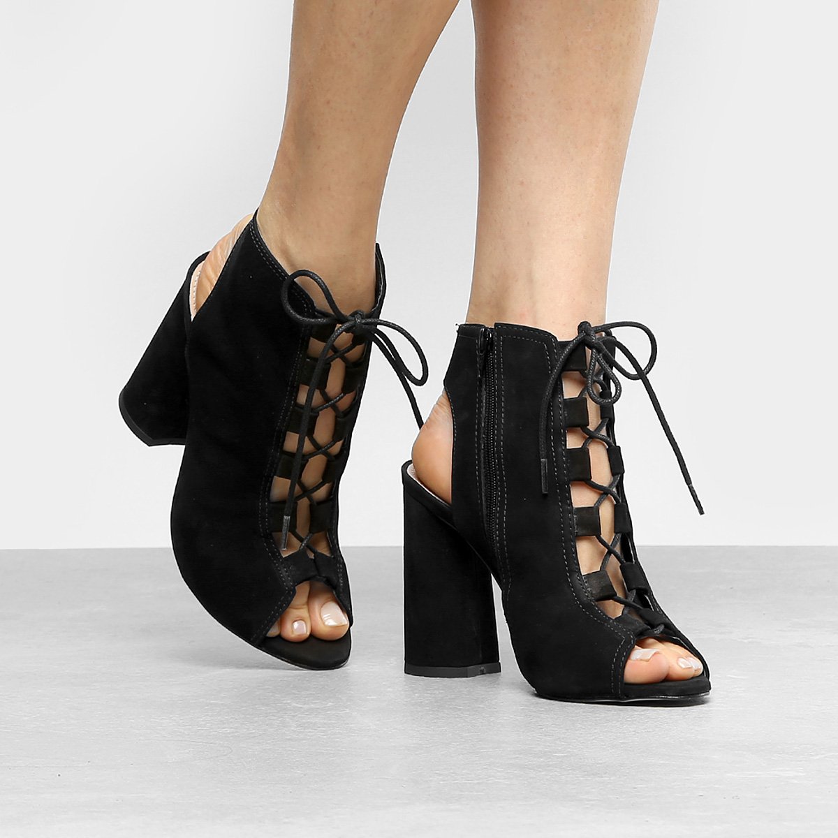 sandalia lace up salto grosso