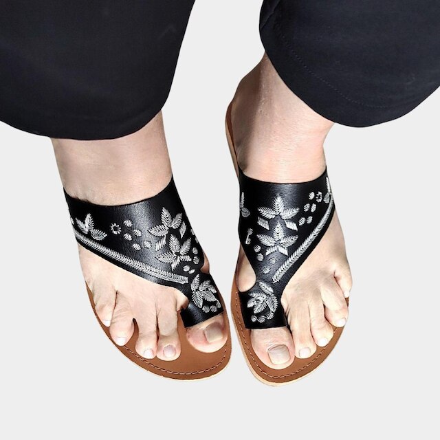 Sandália Feminina Rasteira Calpe Bordados