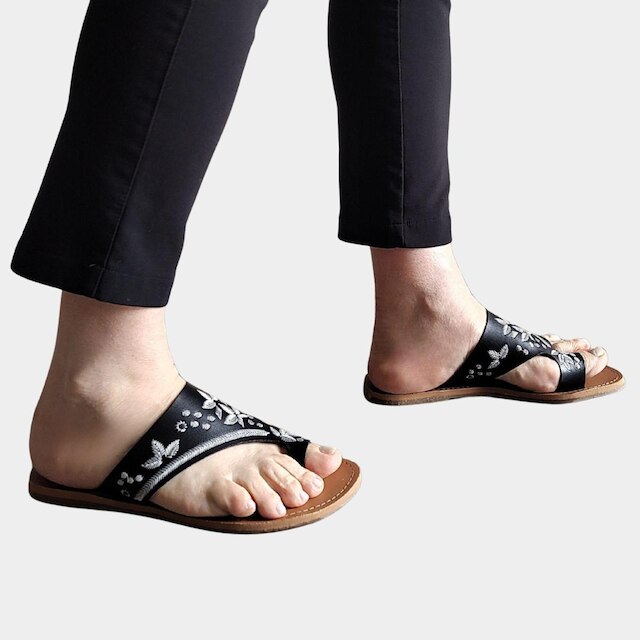 Sandália Feminina Rasteira Calpe Bordados