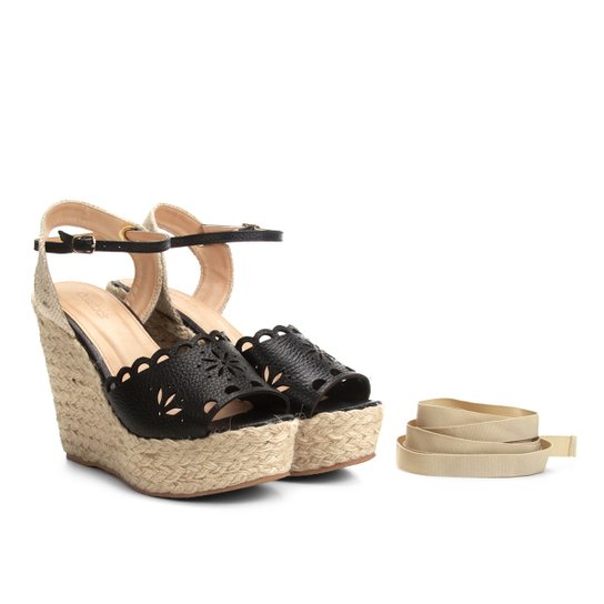 Sandália Plataforma Couro Shoestock Flor Tiras Feminina - Preto