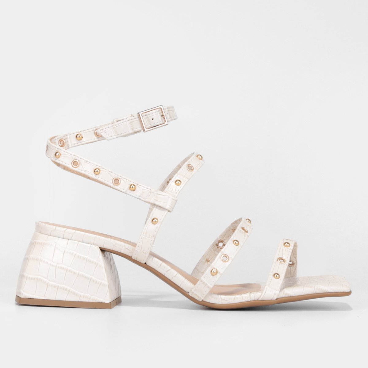 Sandália Shoestock Tachas Salto Bloco Baixo Feminina - Off White Menor preço em Sandália Shoestock Tachas Salto Bloco Baixo Feminina - Off White