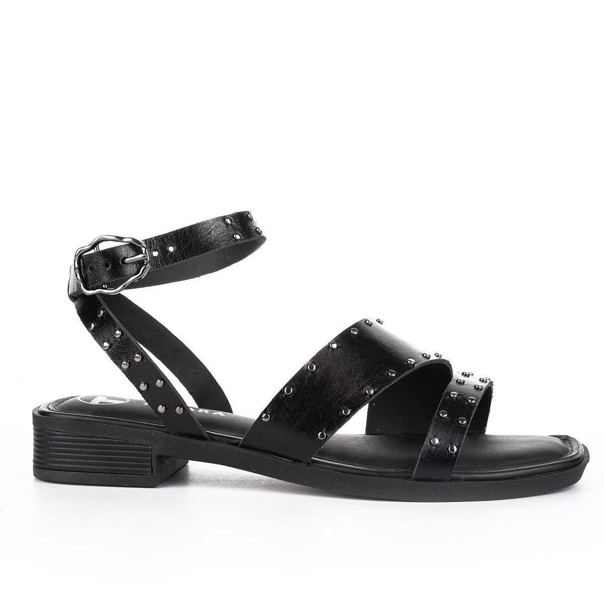 Sandália Tanara Em Couro de Salto Baixo T8693 Menor preço em Sandália Tanara Em Couro de Salto Baixo T8693