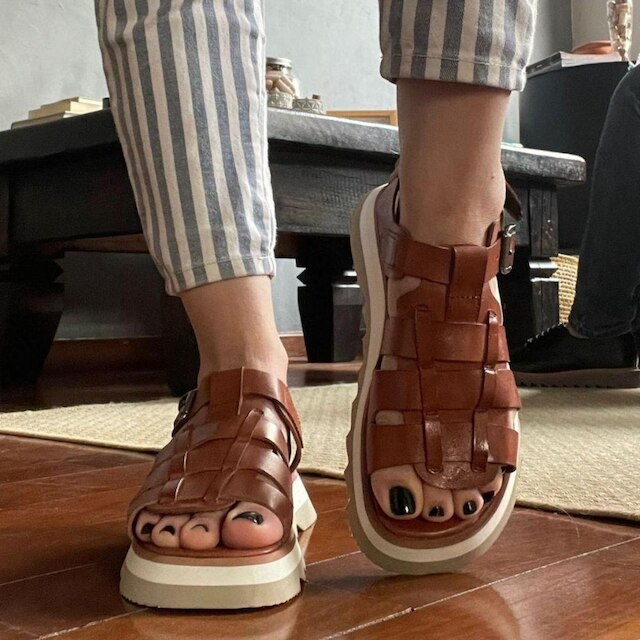 Sandália Tratorada Boho Chic Até 42 Mah Dora 100% Couro Caramelo