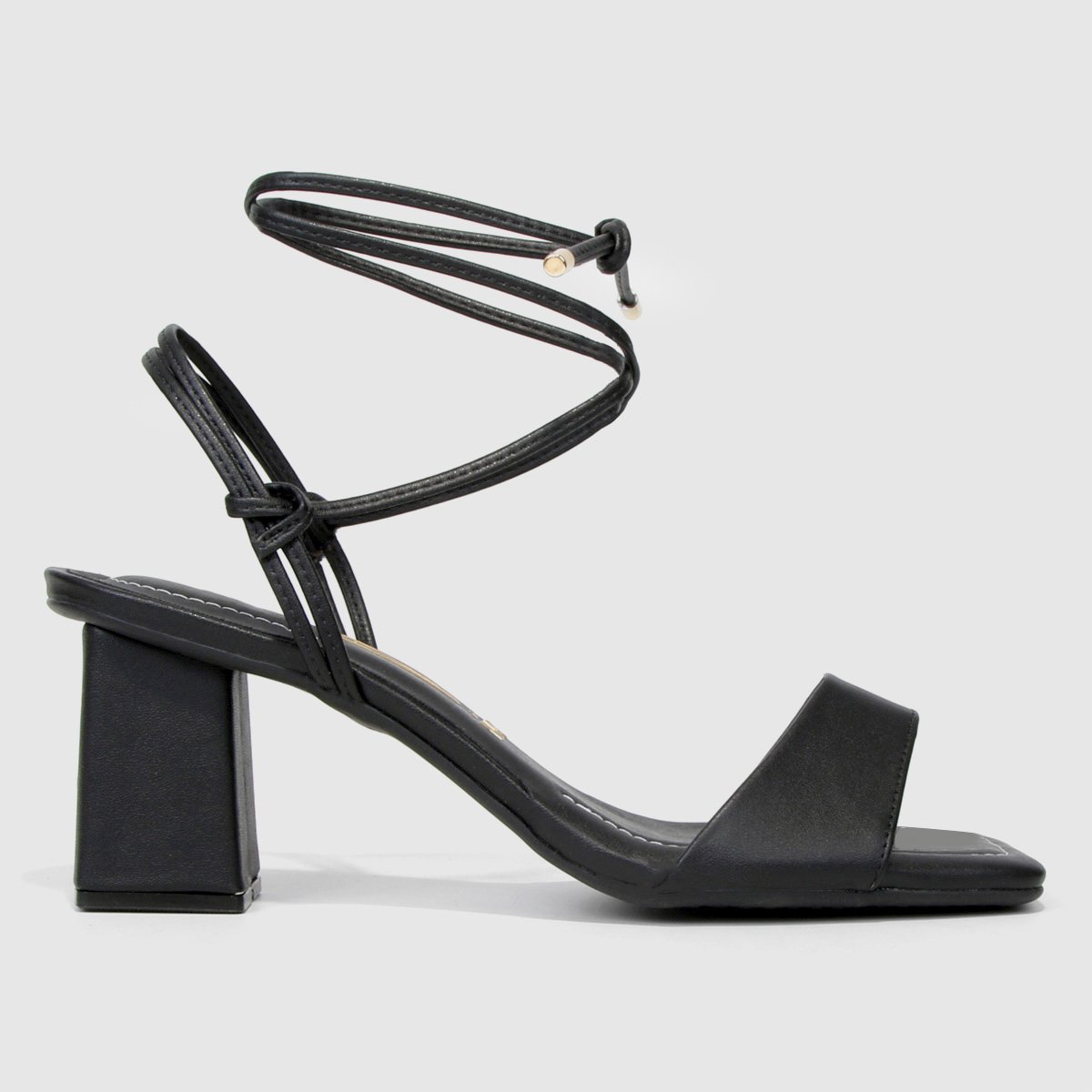 Sandália Vizzano Salto Bloco Médio Amarração Feminina - Preto é ruim? Sandália Vizzano Salto Bloco Médio Amarração Feminina - Preto é boa?