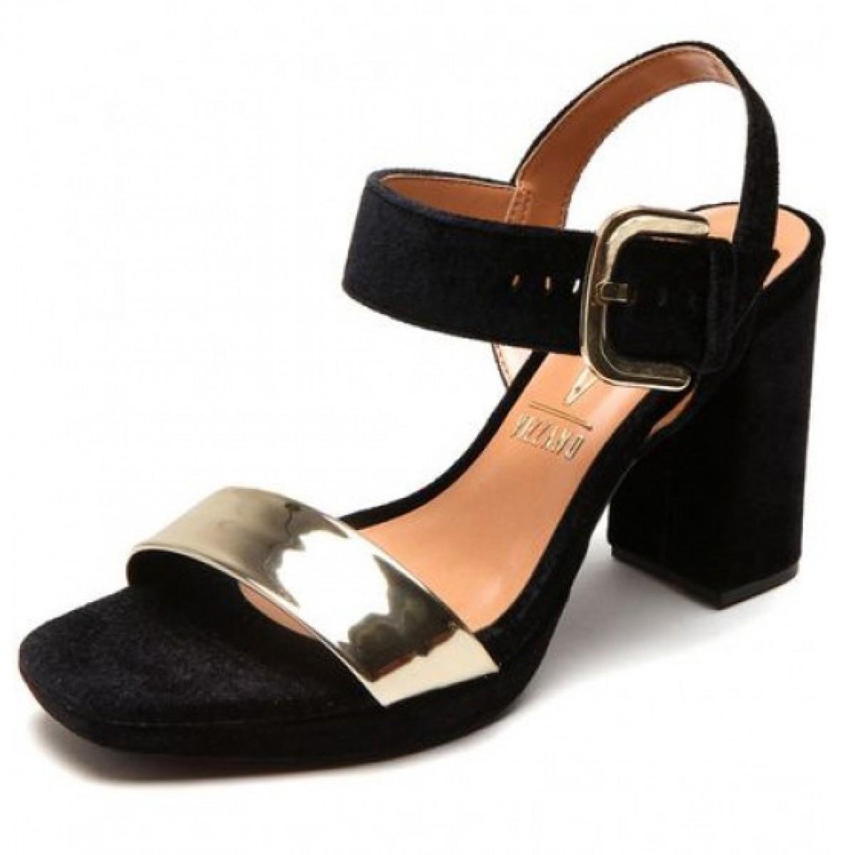 sandália vizzano preta com dourado