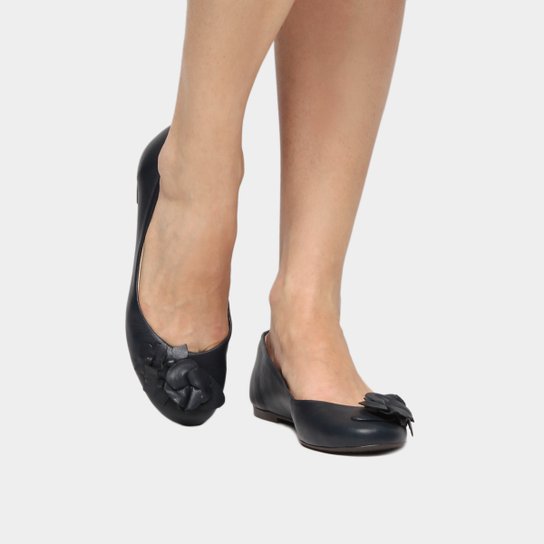 Sapatilha Couro Shoestock Flor Feminina - Marinho
